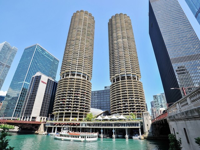 300 N STATE Street Unit: 4206