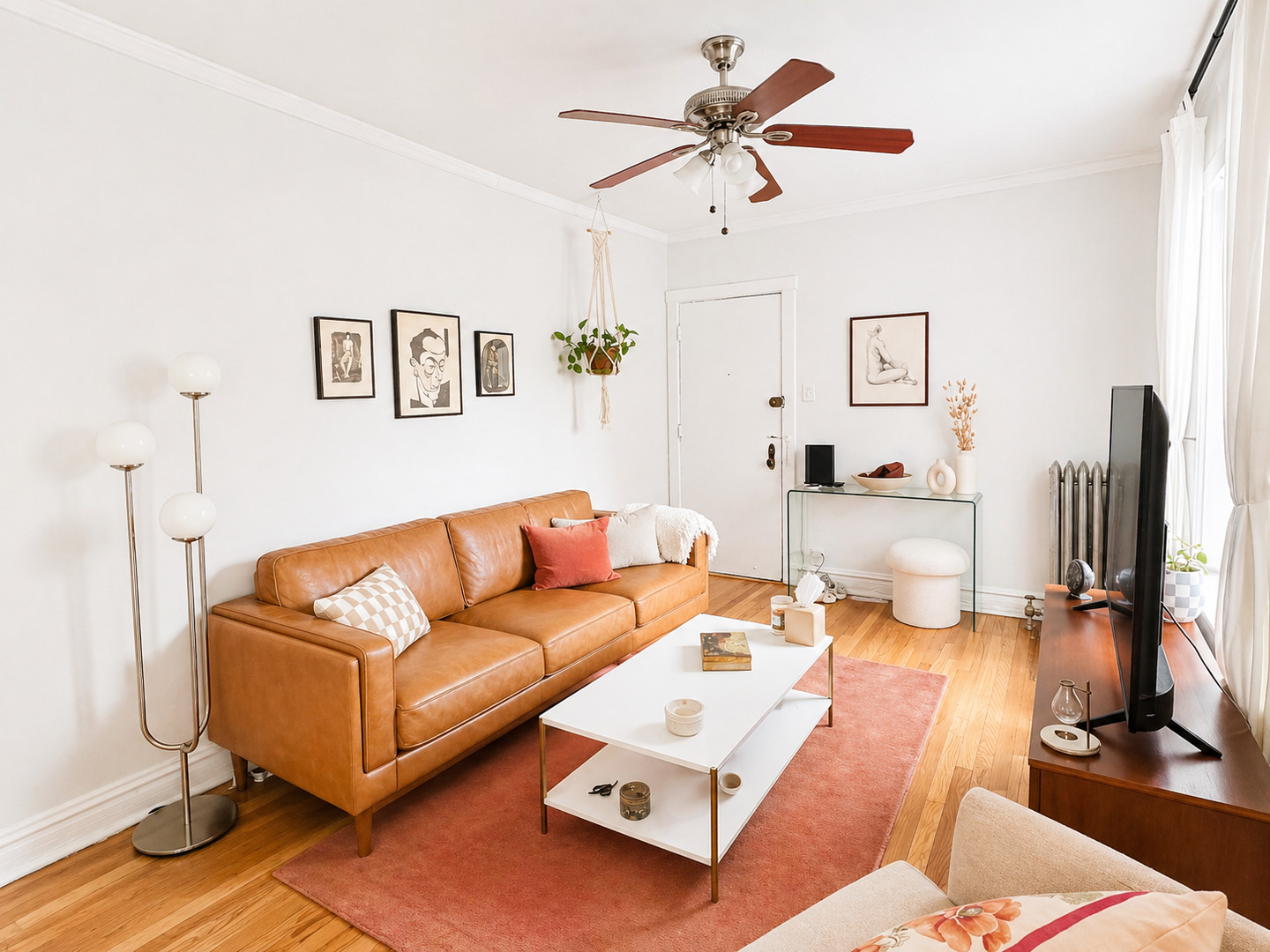 654.5 W Oakdale Avenue Unit: 2W