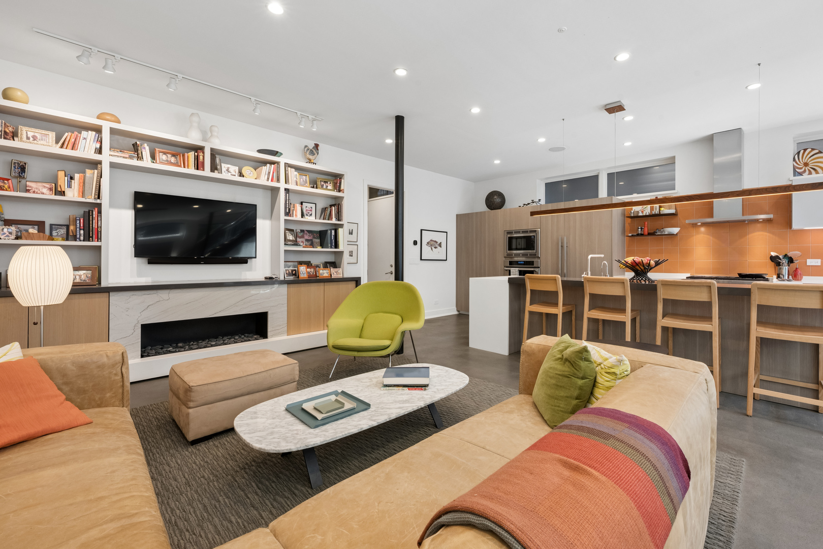5945 N Magnolia Avenue Unit: 101