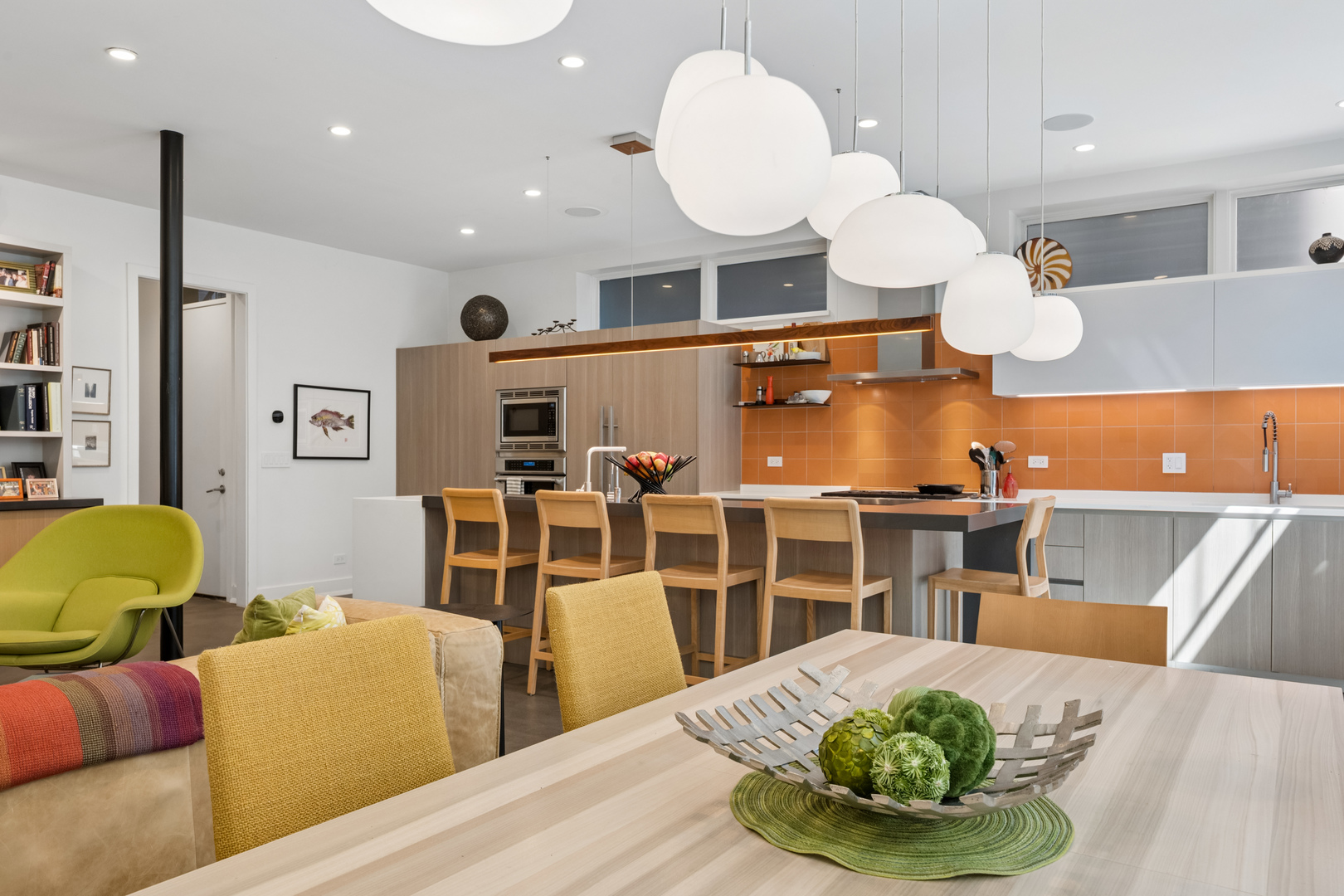 5945 N Magnolia Avenue Unit: 101