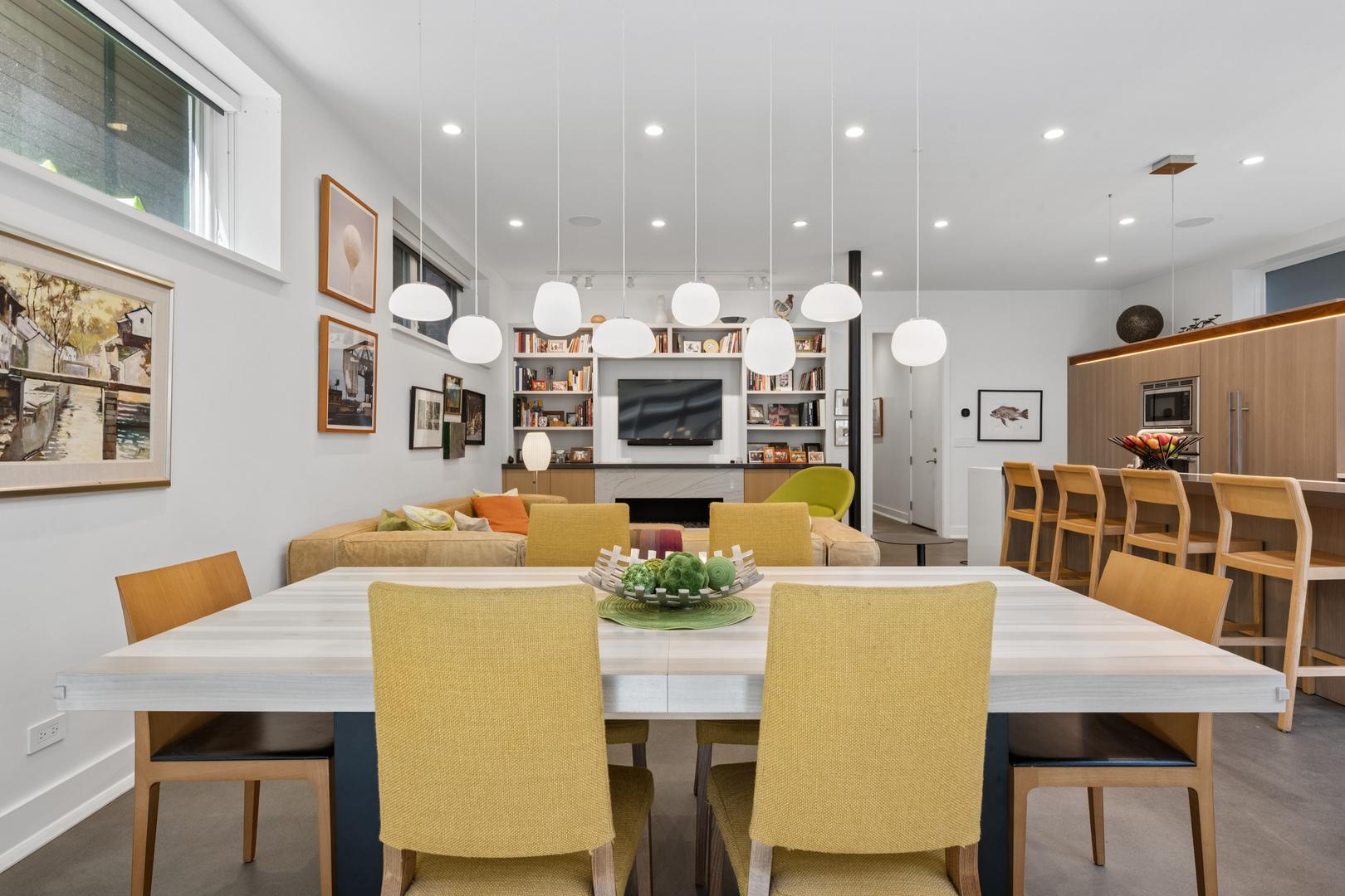5945 N Magnolia Avenue Unit: 101