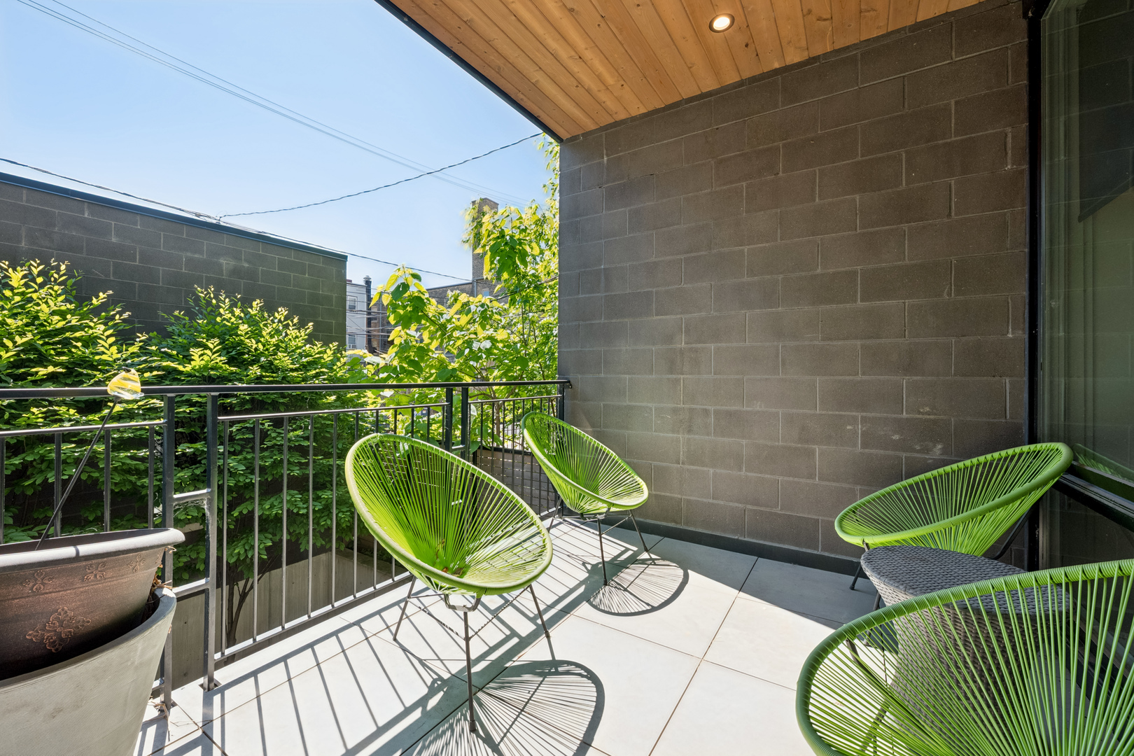 5945 N Magnolia Avenue Unit: 101