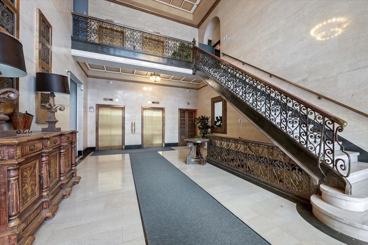 1791 W Howard Street Unit: 405