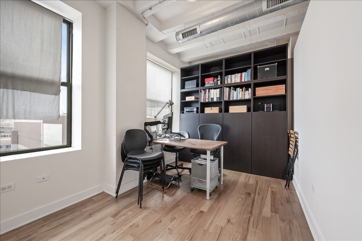 1791 W Howard Street Unit: 405