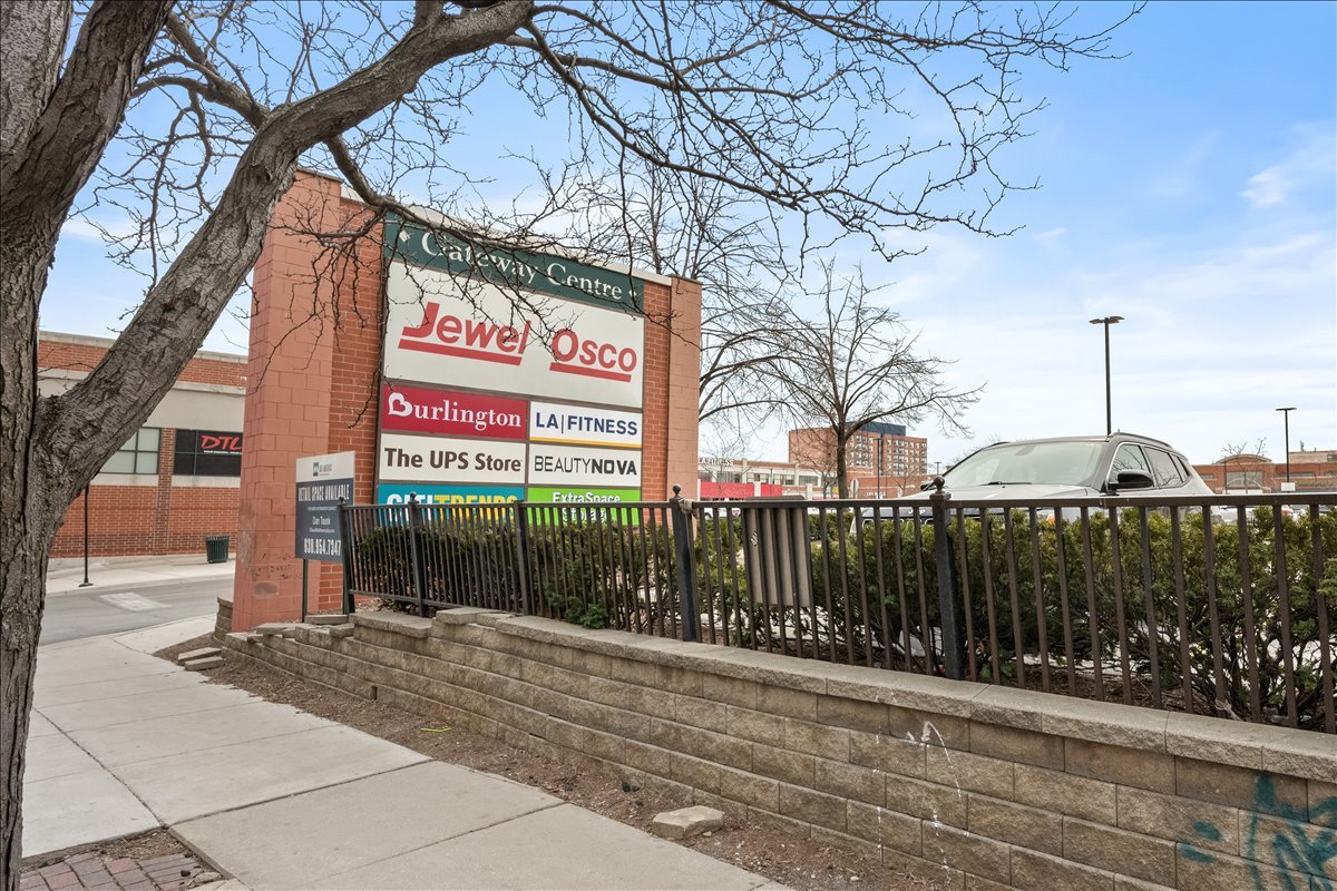 1791 W Howard Street Unit: 405