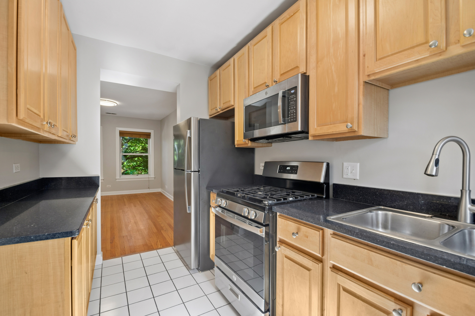 4740 N Hamilton Avenue Unit: 3