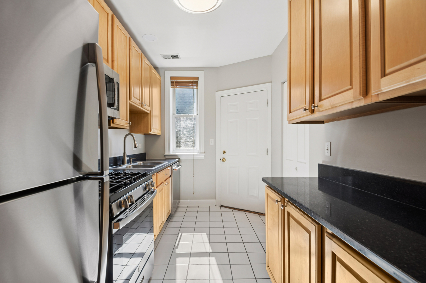 4740 N Hamilton Avenue Unit: 3