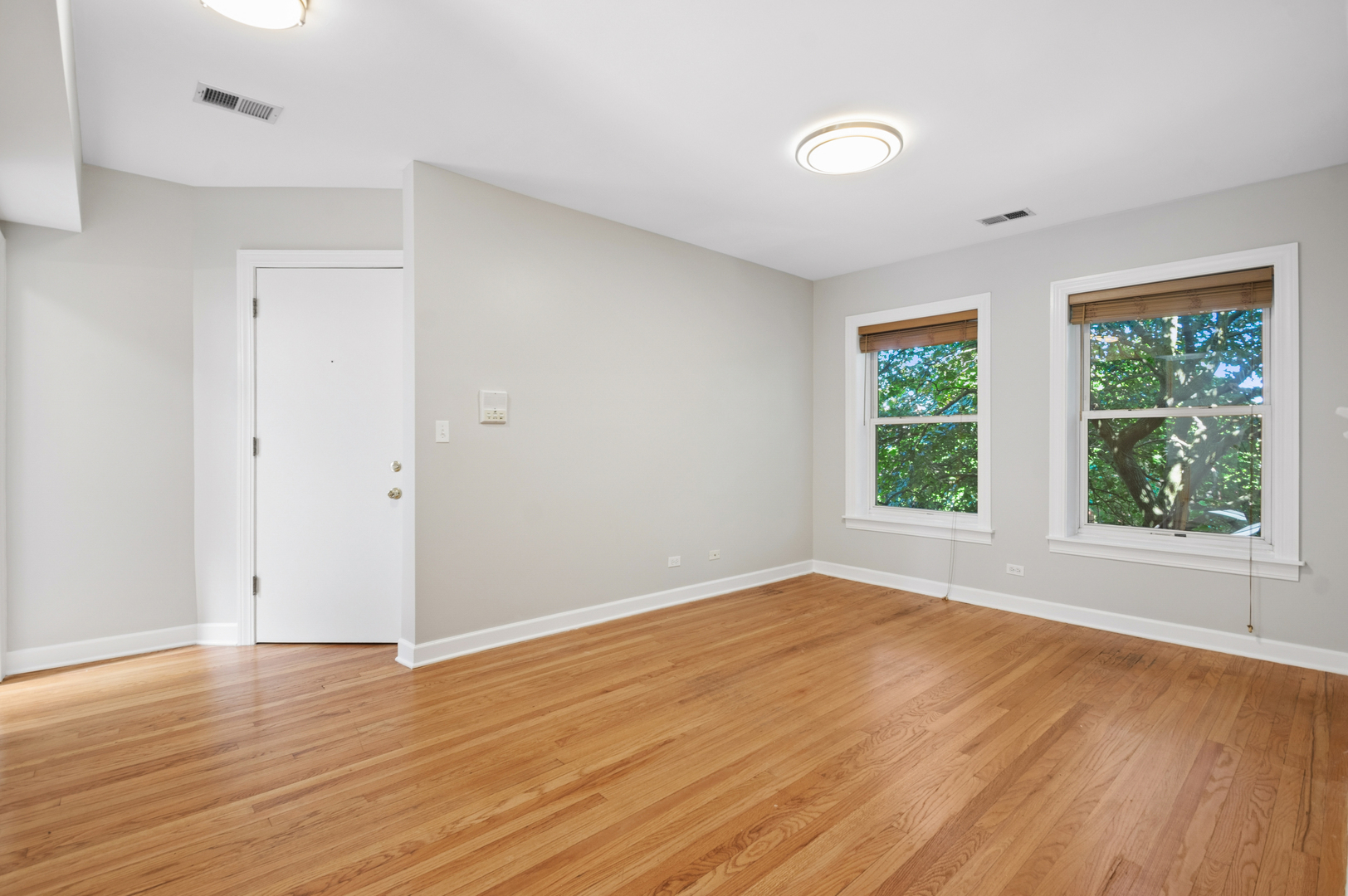 4740 N Hamilton Avenue Unit: 3