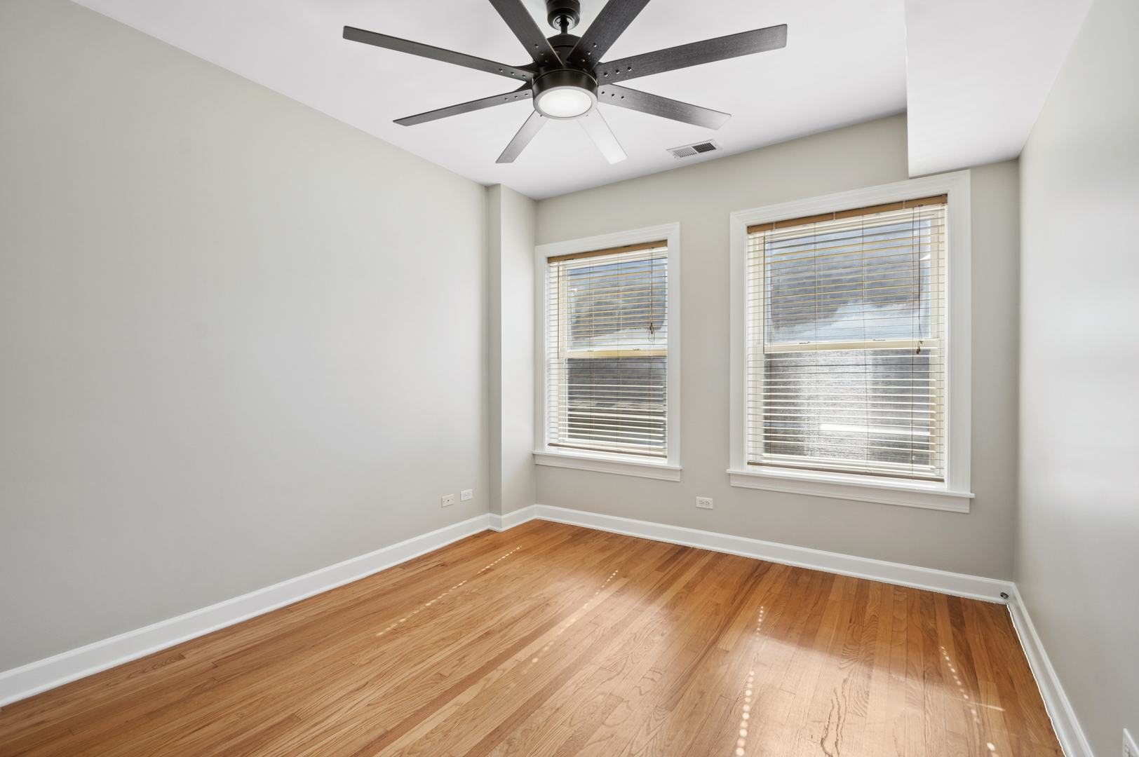 4740 N Hamilton Avenue Unit: 3