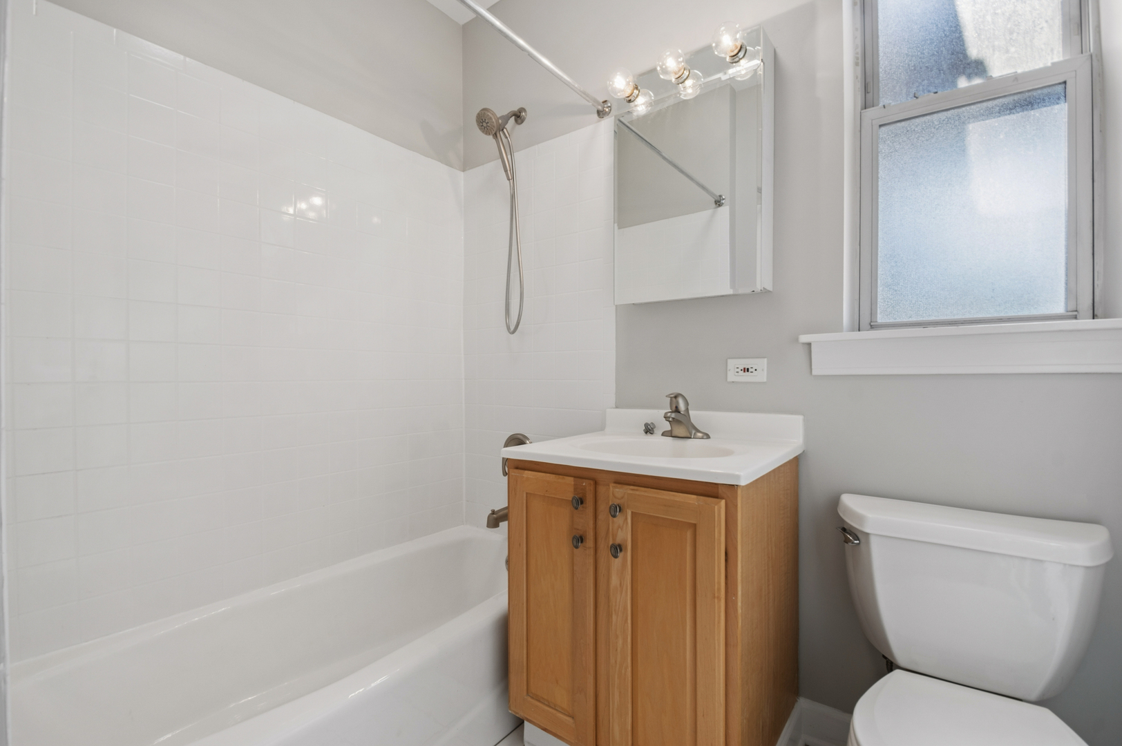 4740 N Hamilton Avenue Unit: 3
