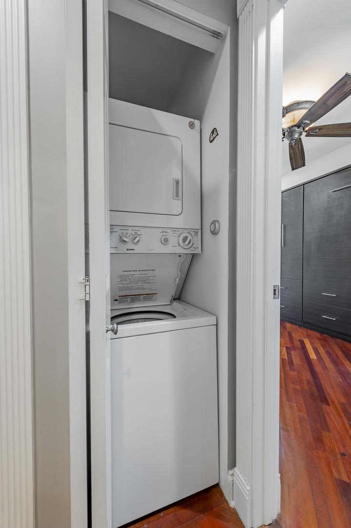 906 W Winona Street Unit: 1N