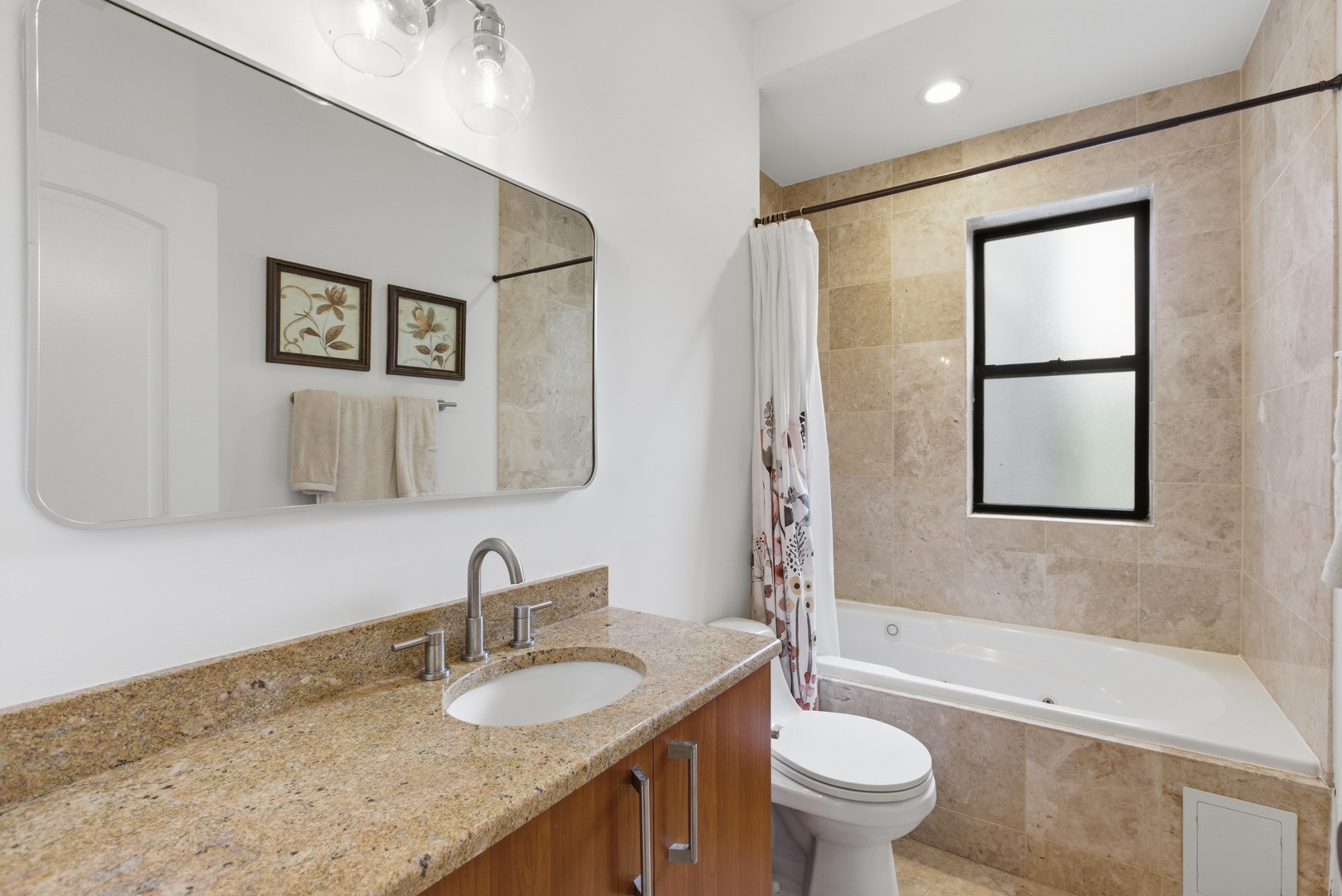 1700 W Summerdale Avenue Unit: 2