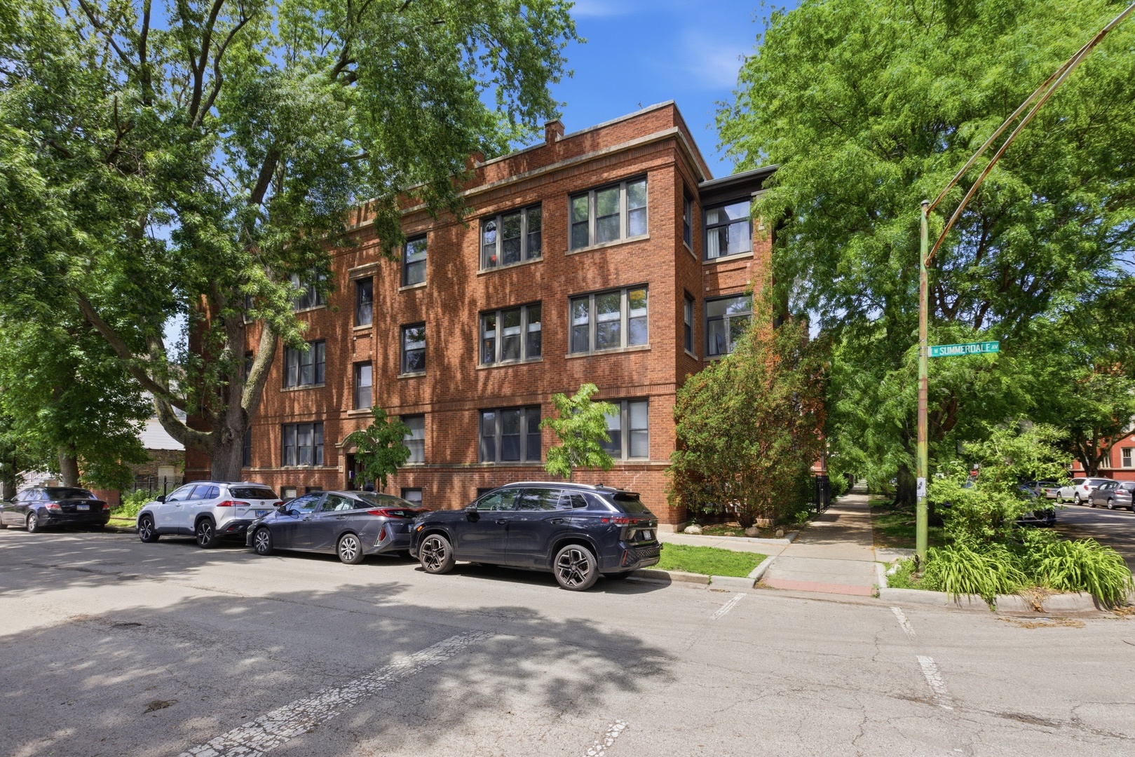 1700 W Summerdale Avenue Unit: 2