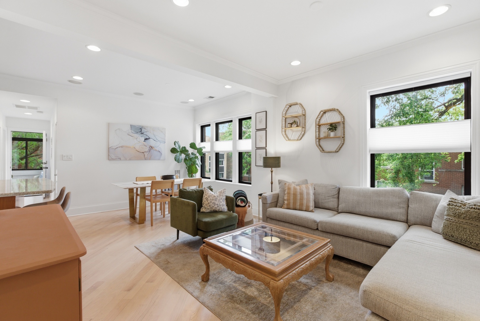 1700 W Summerdale Avenue Unit: 2