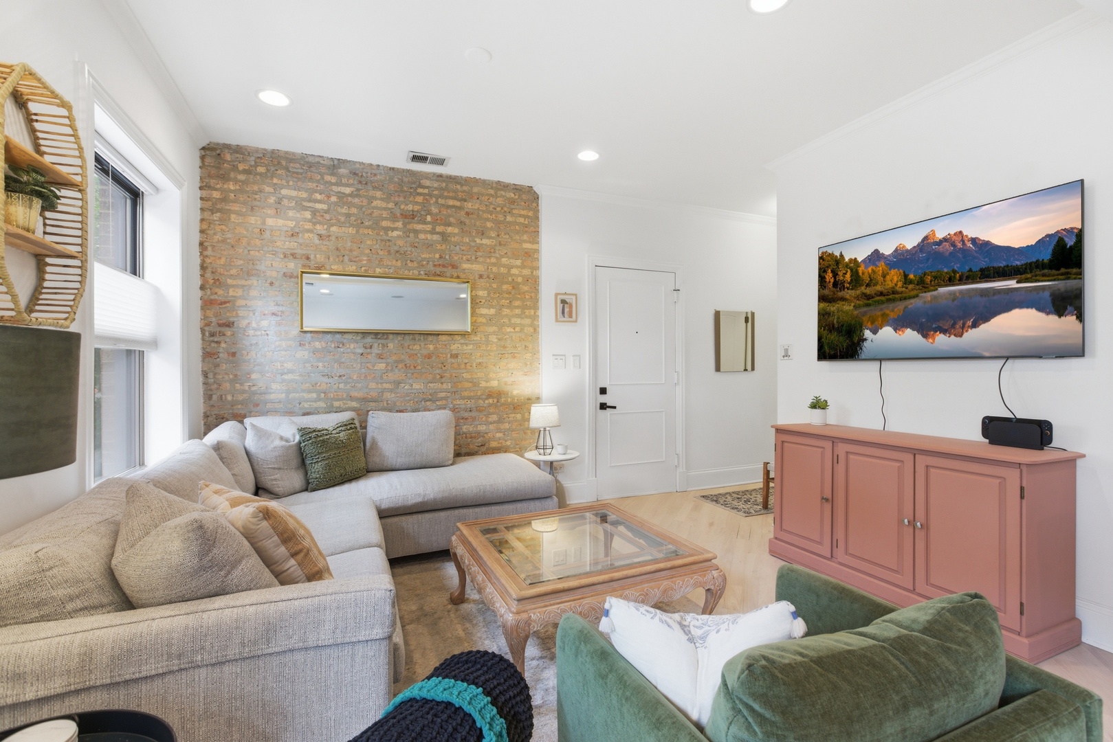 1700 W Summerdale Avenue Unit: 2