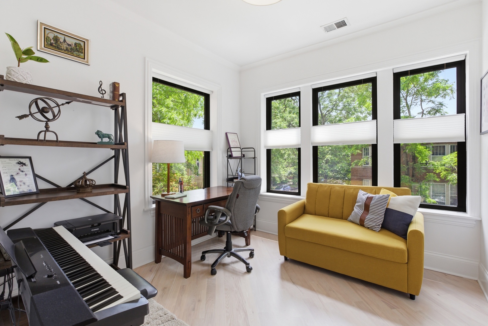 1700 W Summerdale Avenue Unit: 2