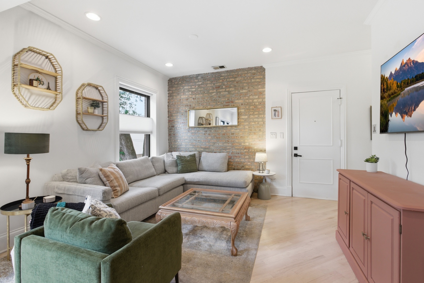1700 W Summerdale Avenue Unit: 2
