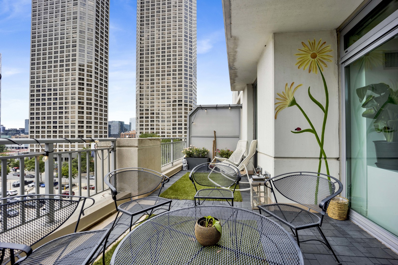 125 S Jefferson Street Unit: 601