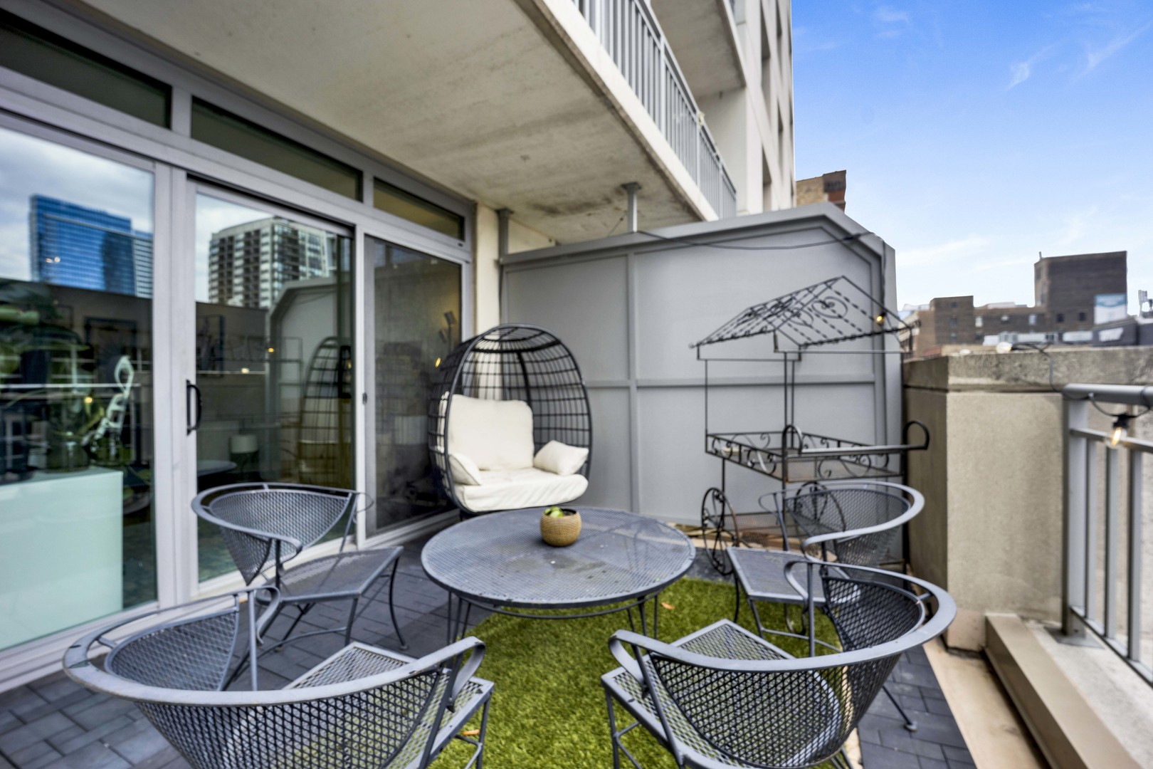 125 S Jefferson Street Unit: 601