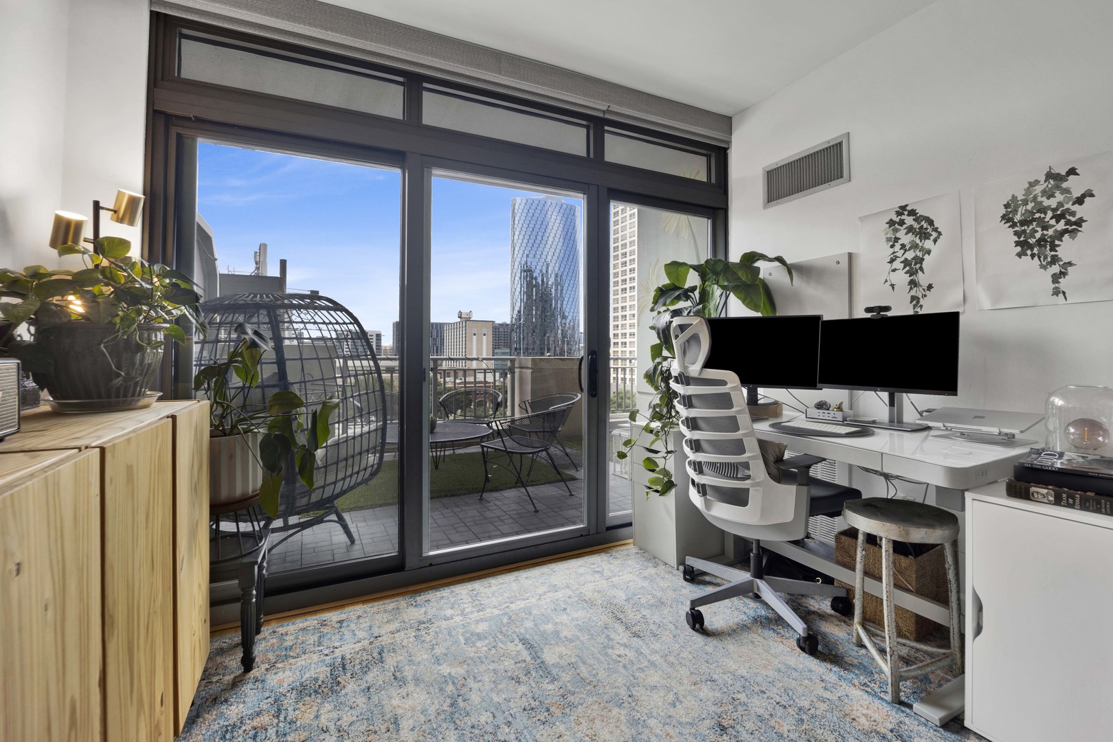 125 S Jefferson Street Unit: 601