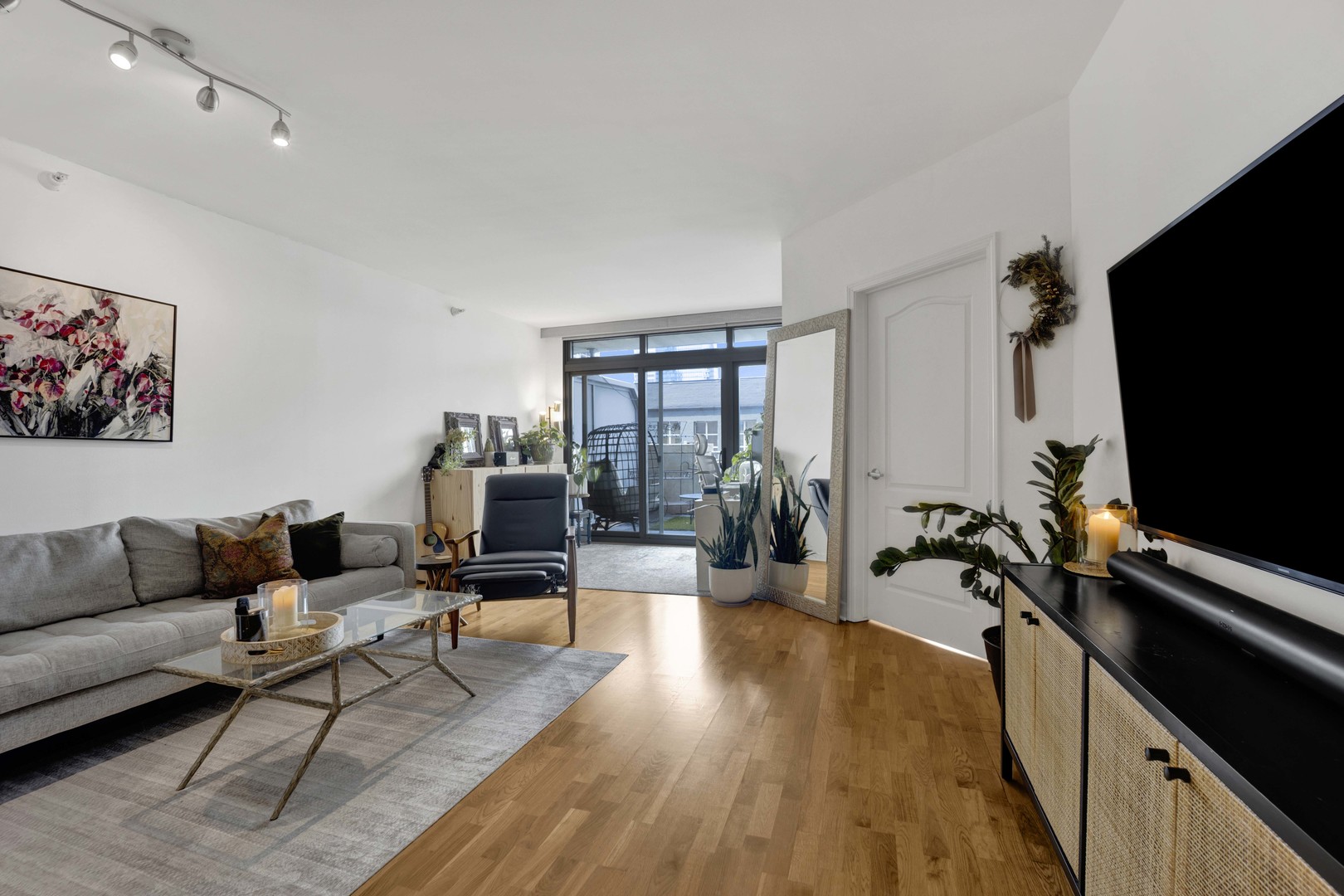 125 S Jefferson Street Unit: 601