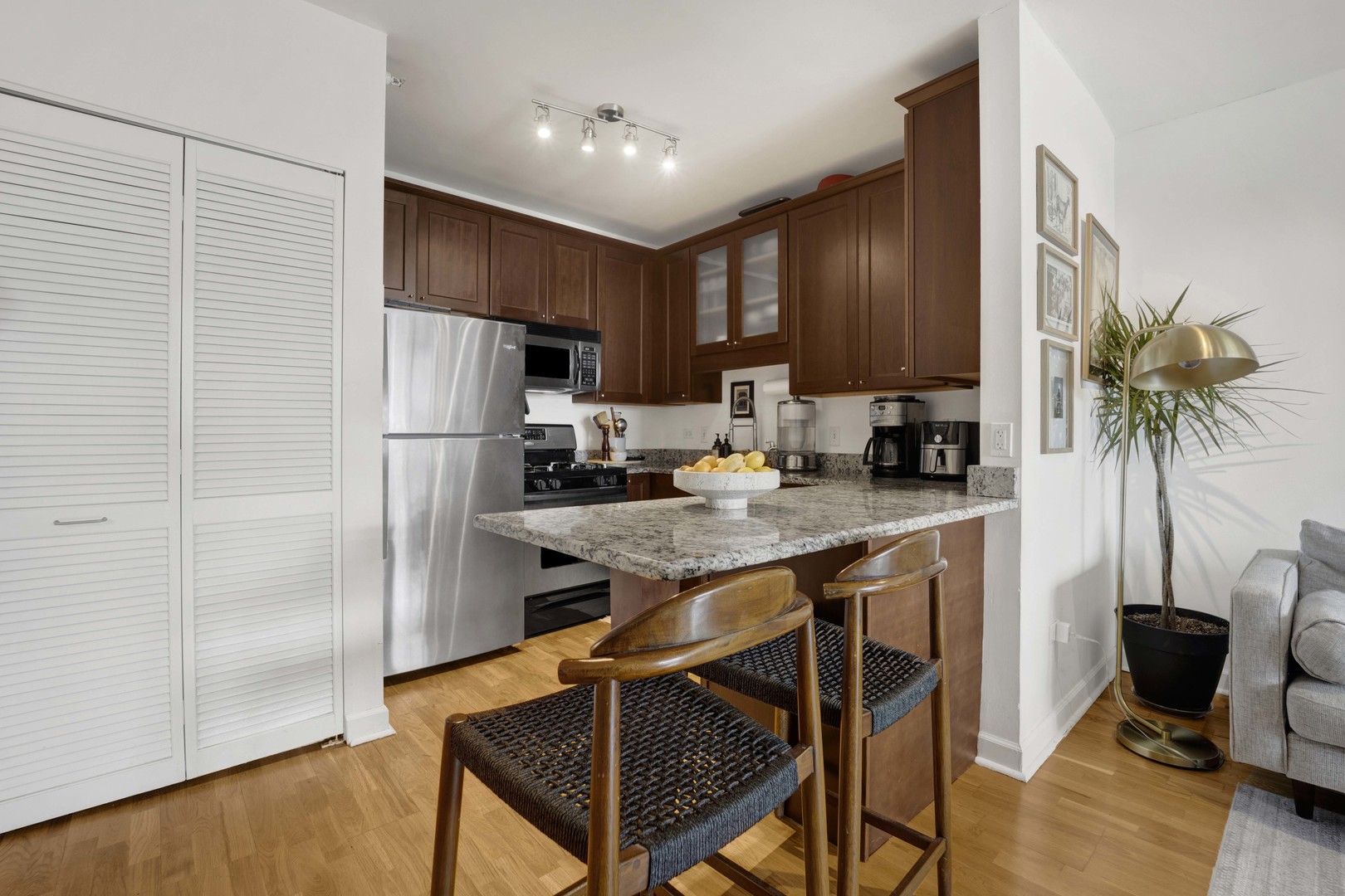 125 S Jefferson Street Unit: 601