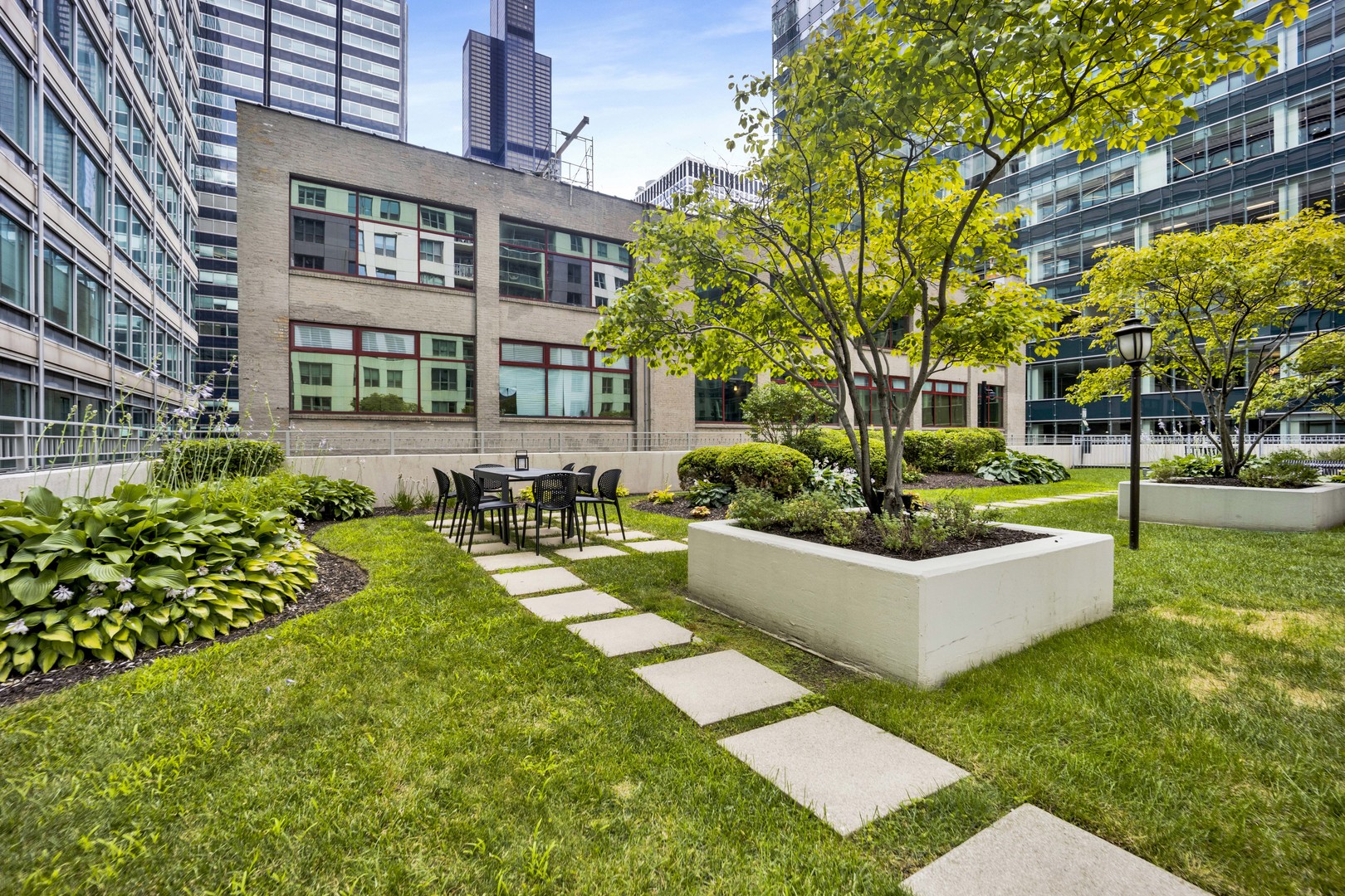 125 S Jefferson Street Unit: 601