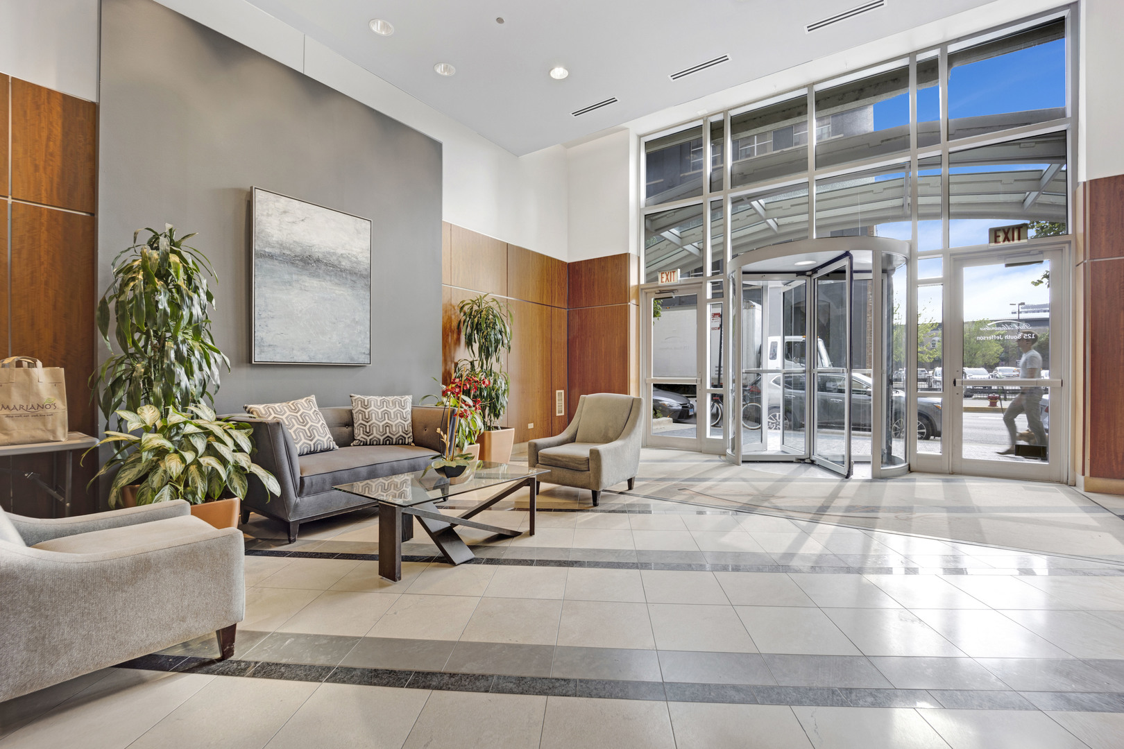 125 S Jefferson Street Unit: 601