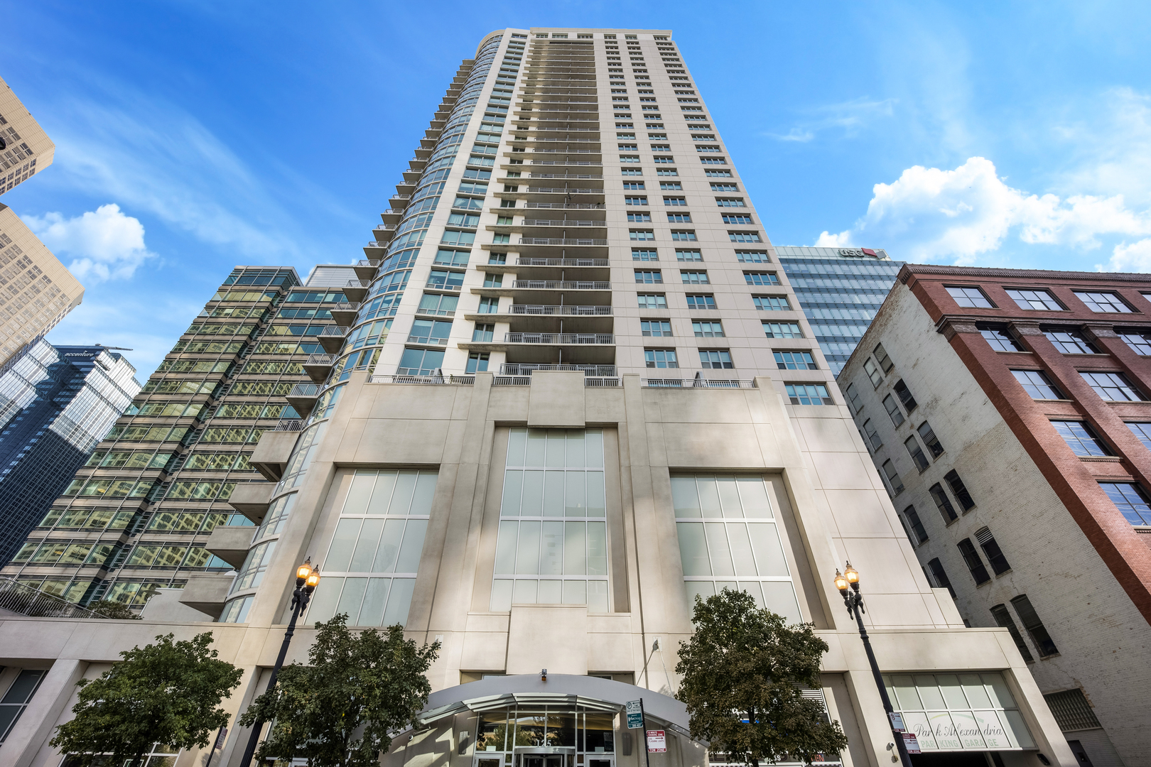 125 S Jefferson Street Unit: 601