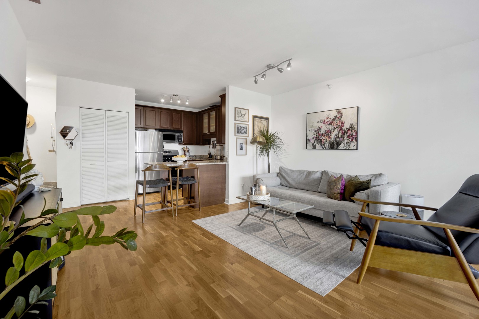 125 S Jefferson Street Unit: 601