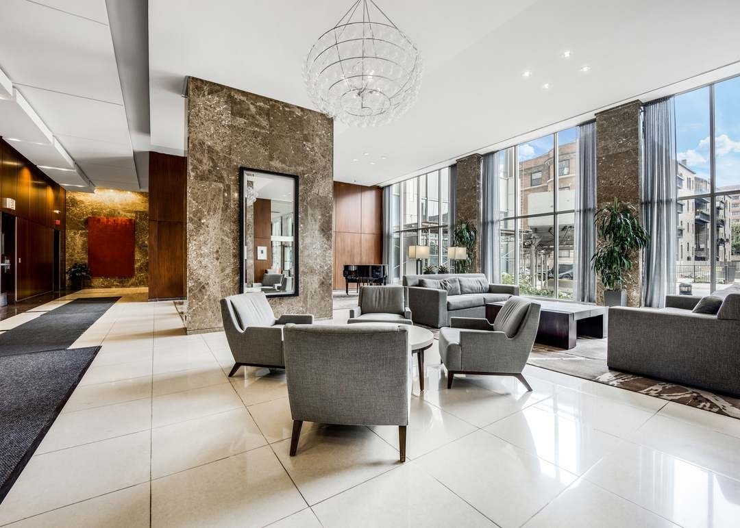 655 W Irving Park Road Unit: 4717