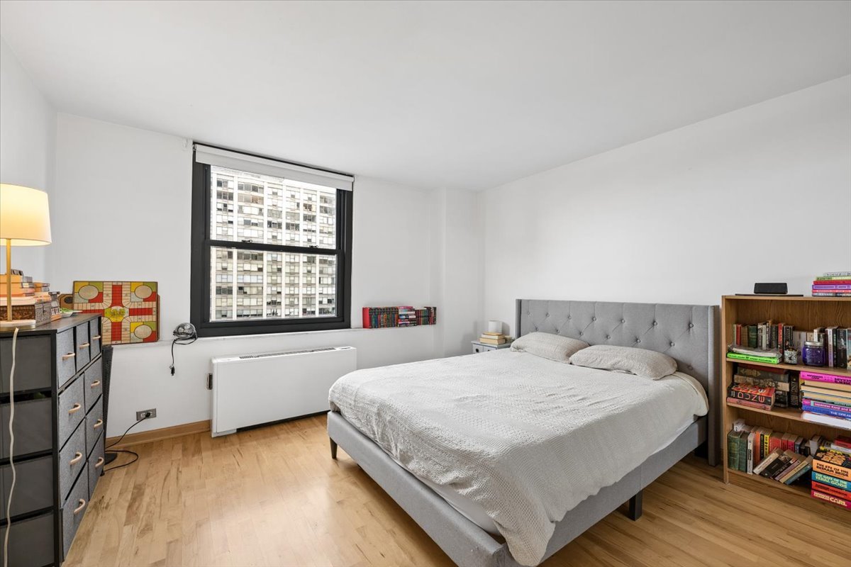 5701 N Sheridan Road Unit: 12B