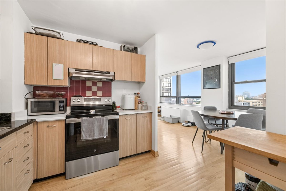 5701 N Sheridan Road Unit: 12B