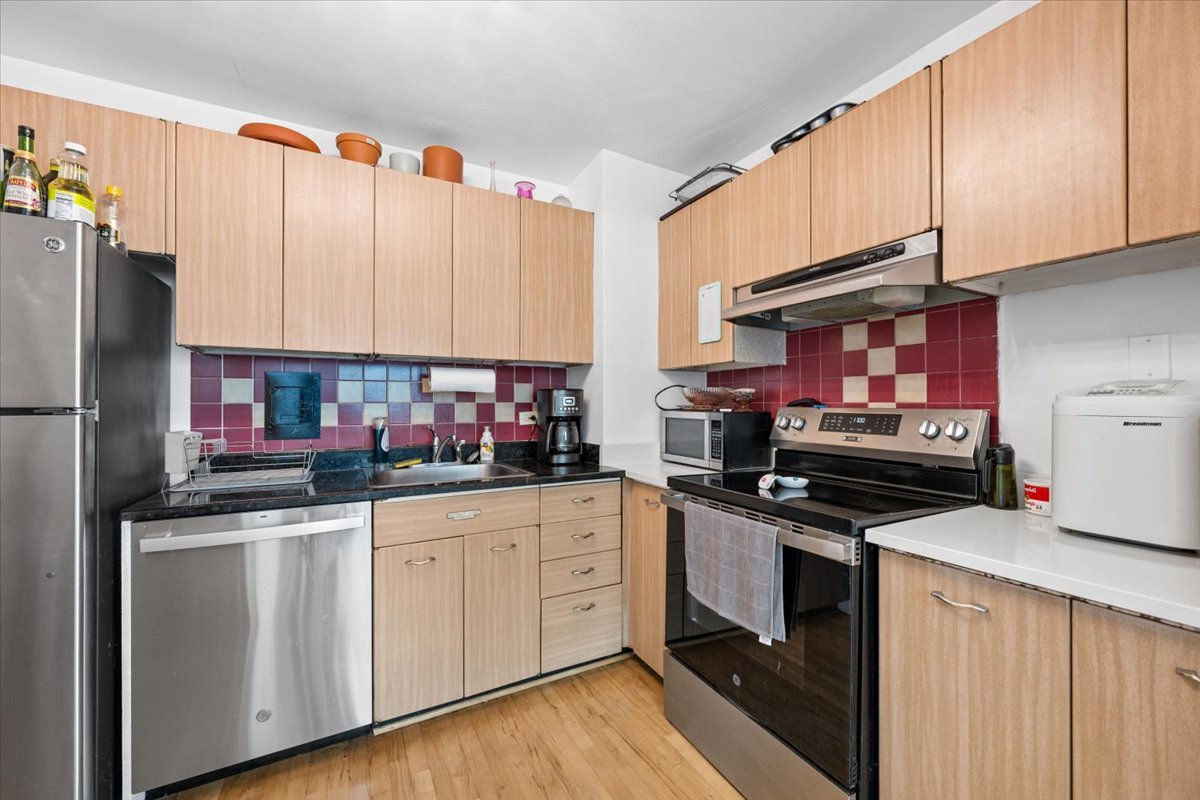 5701 N Sheridan Road Unit: 12B