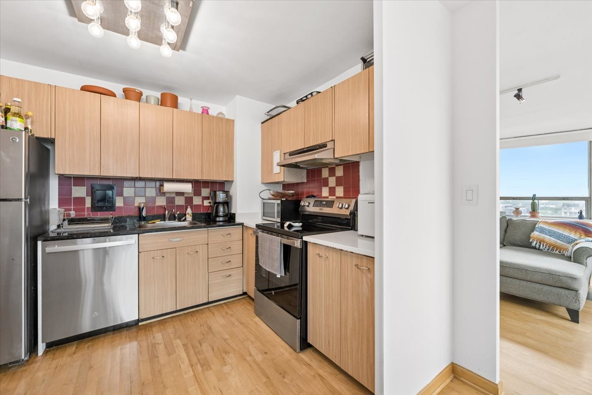 5701 N Sheridan Road Unit: 12B