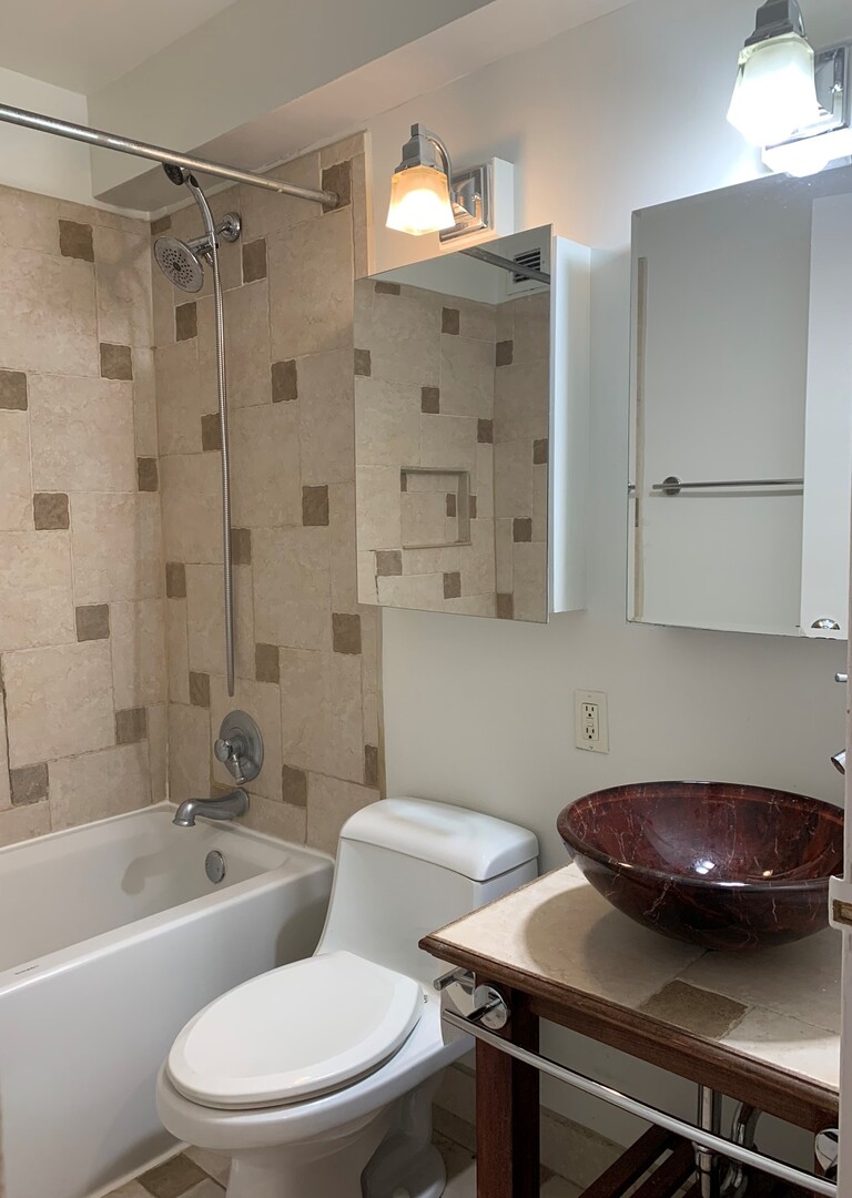 4343 N CLARENDON Avenue Unit: 1711