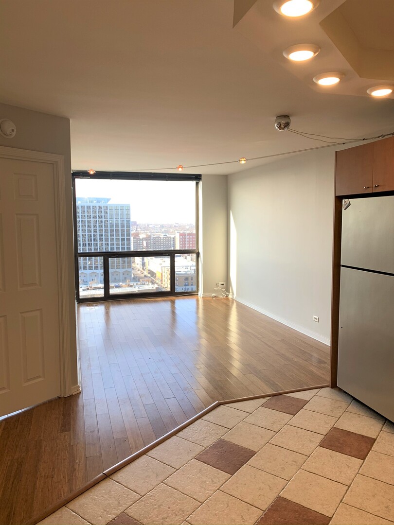 4343 N CLARENDON Avenue Unit: 1711