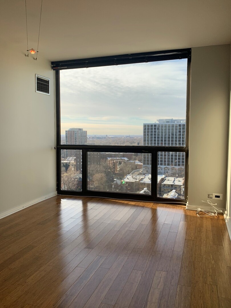 4343 N CLARENDON Avenue Unit: 1711
