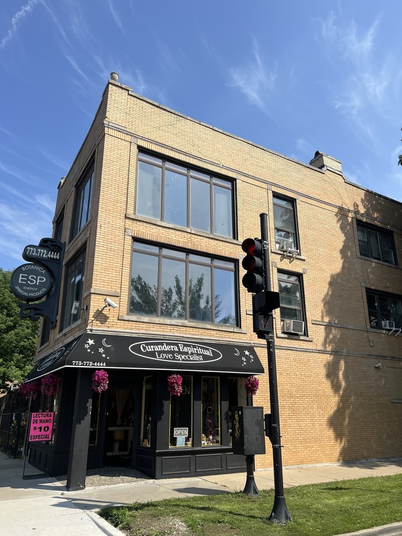 4159 W Fullerton Avenue Unit: 3