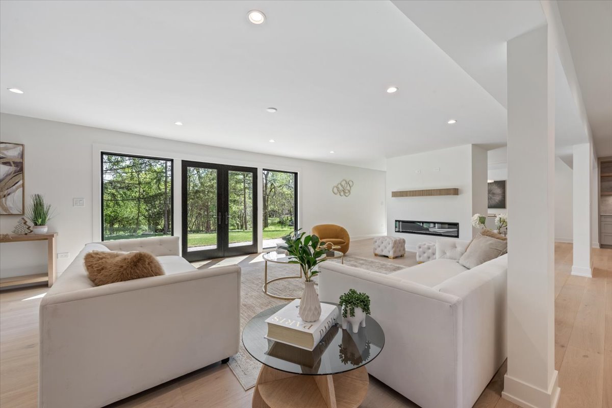 1975 Sunset Ridge Road
