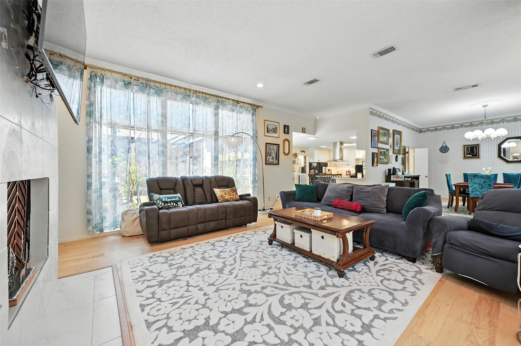 3222 Stonehenge Lane