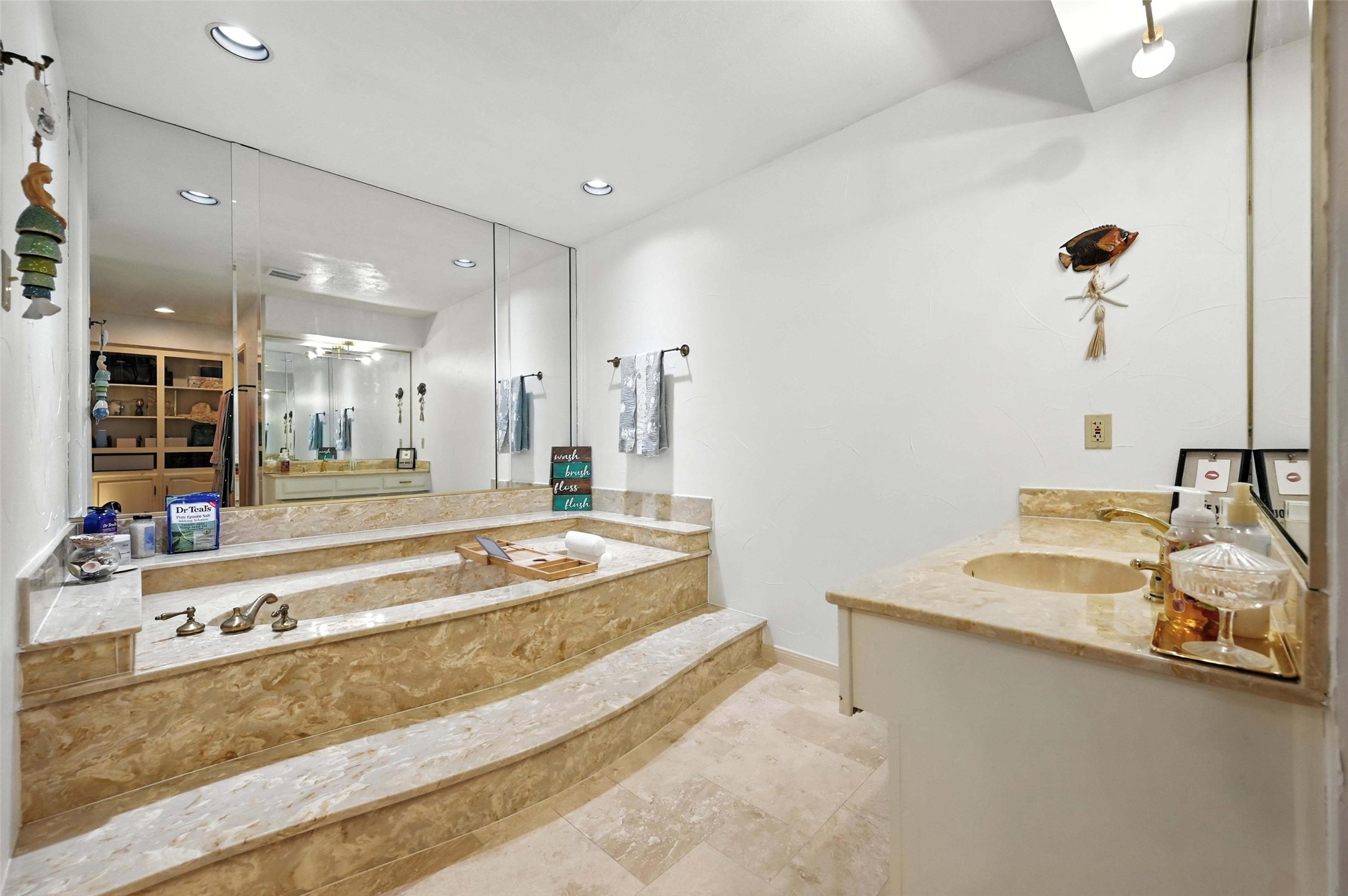 3222 Stonehenge Lane