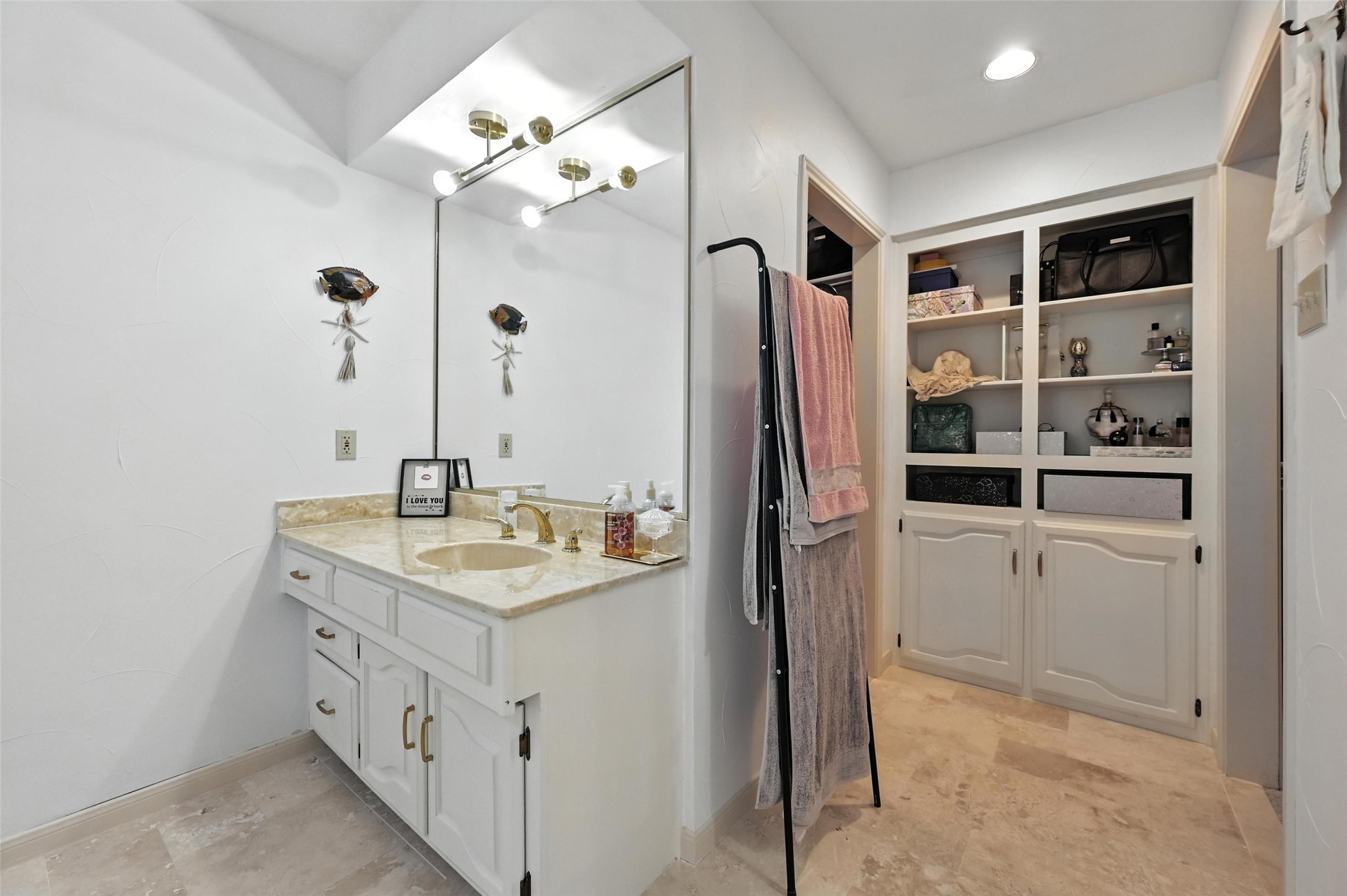 3222 Stonehenge Lane