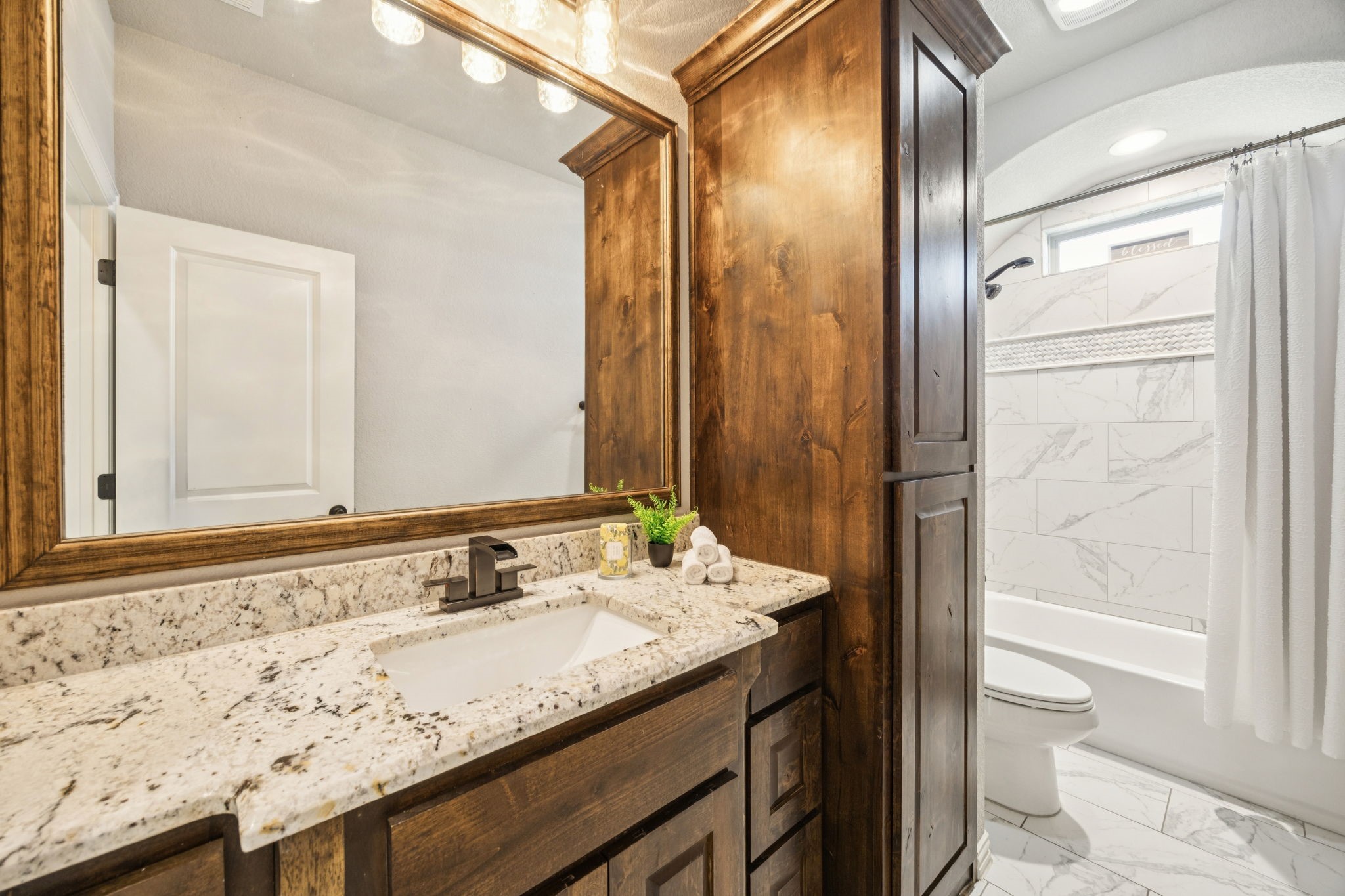 1020 Jesse James Lane