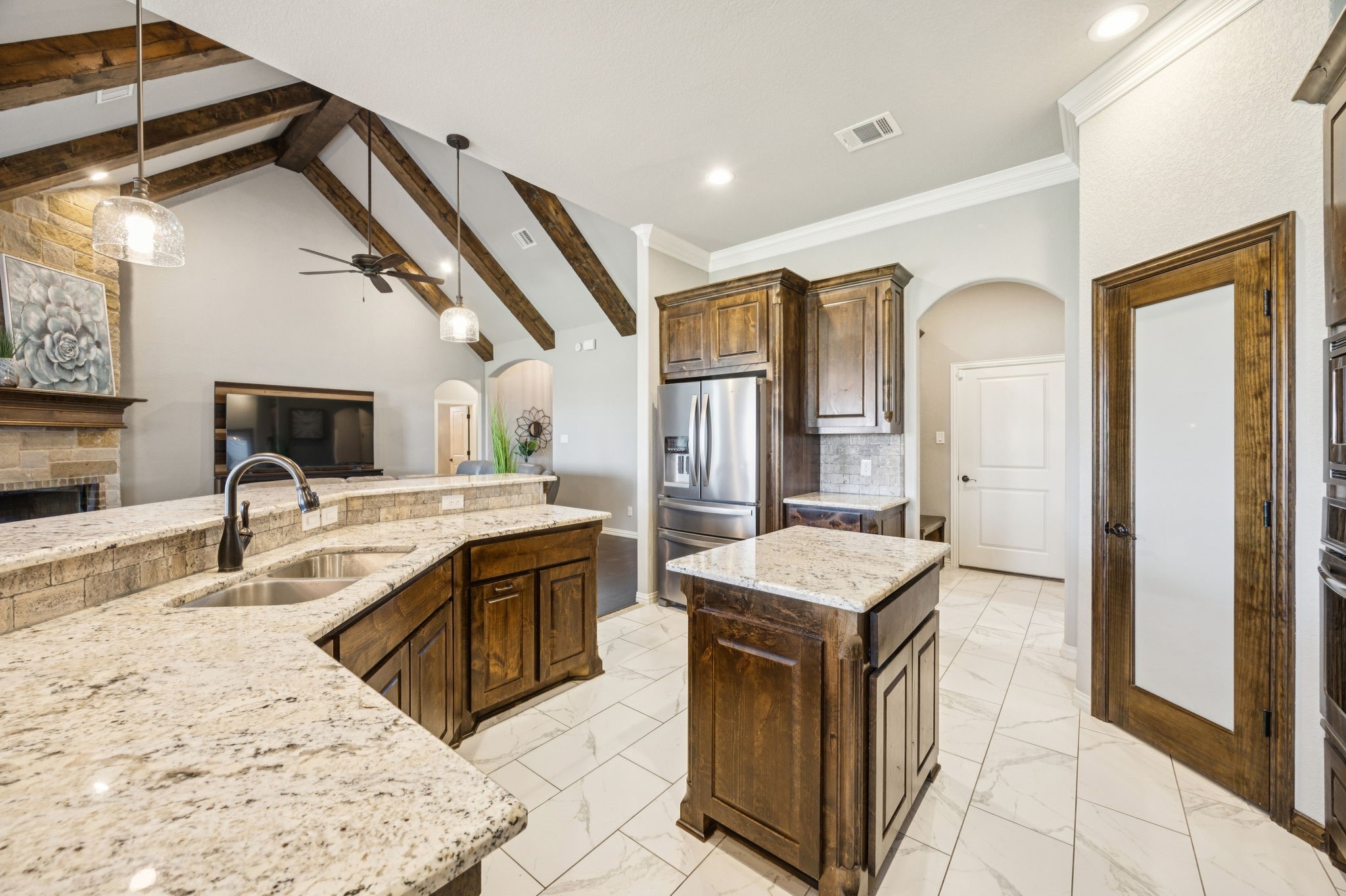 1020 Jesse James Lane