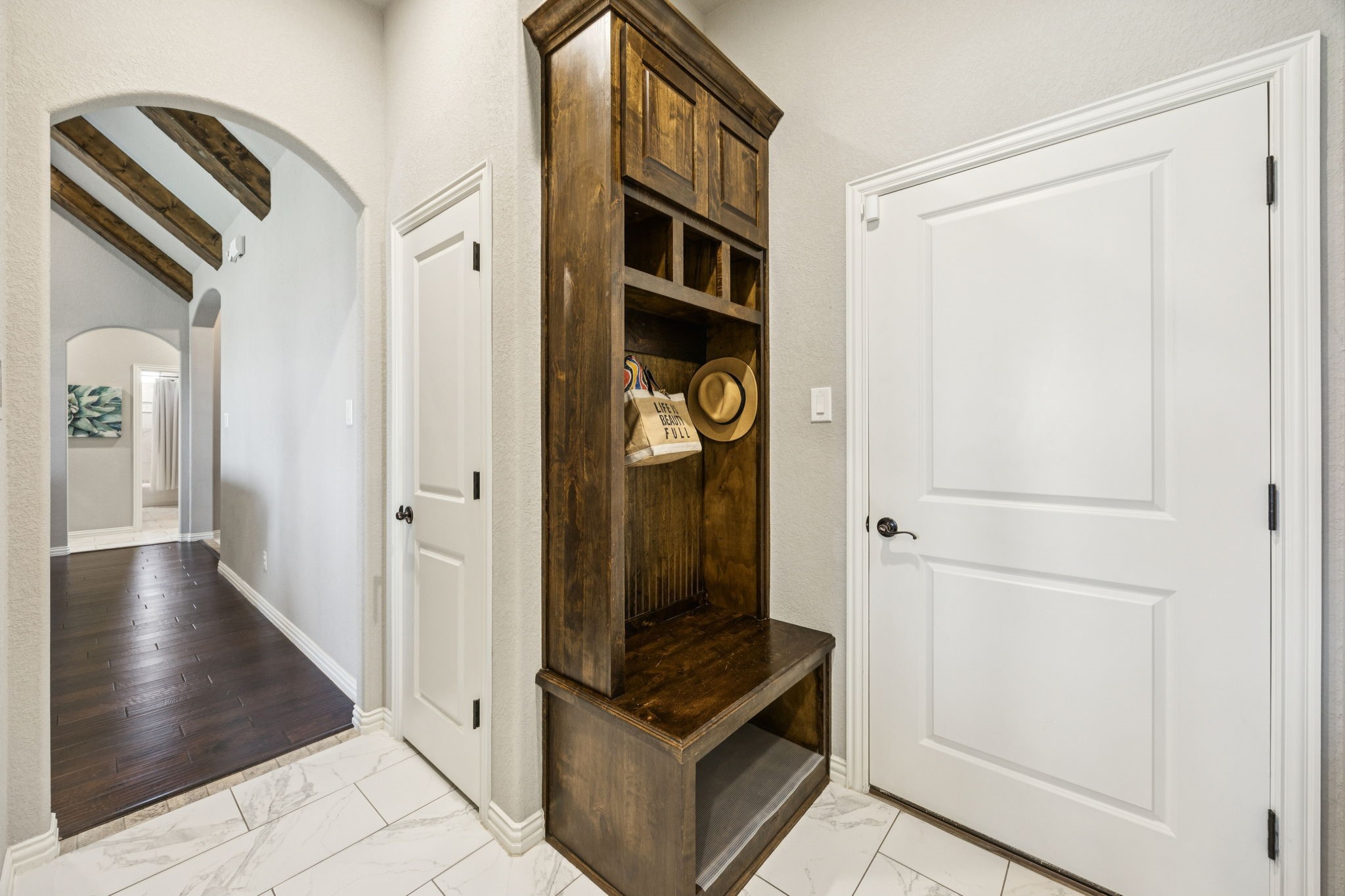 1020 Jesse James Lane