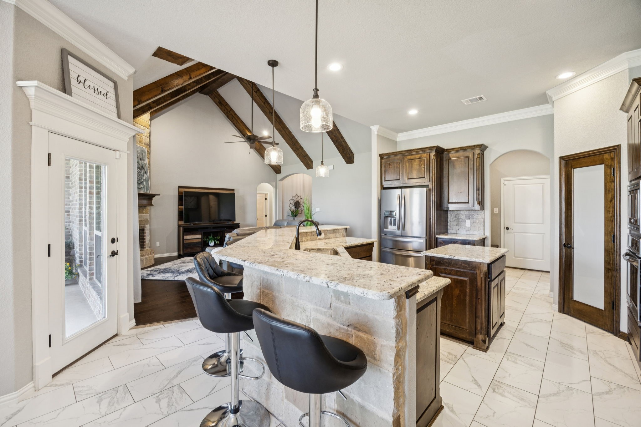 1020 Jesse James Lane