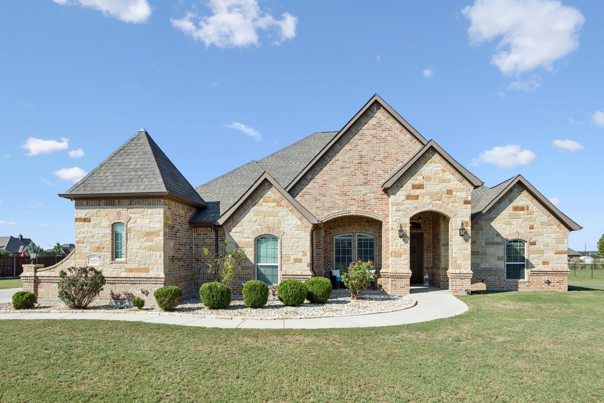 1020 Jesse James Lane