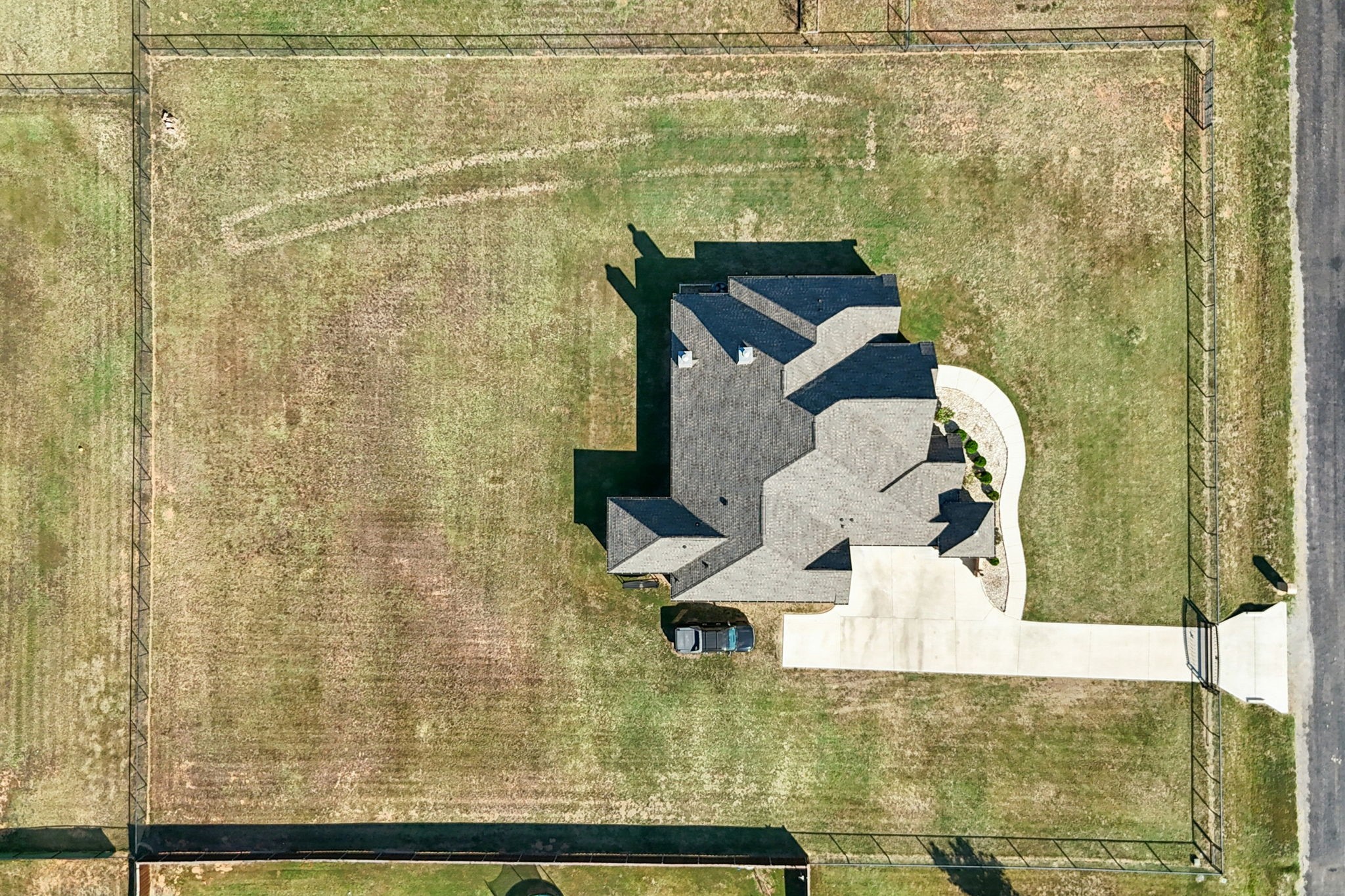 1020 Jesse James Lane