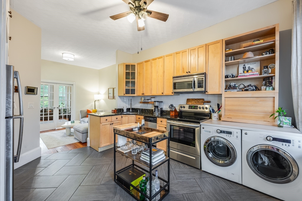 805 E 4th St # 2